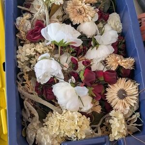 Burgundy, Gold And White Wedding Decoration Lot
